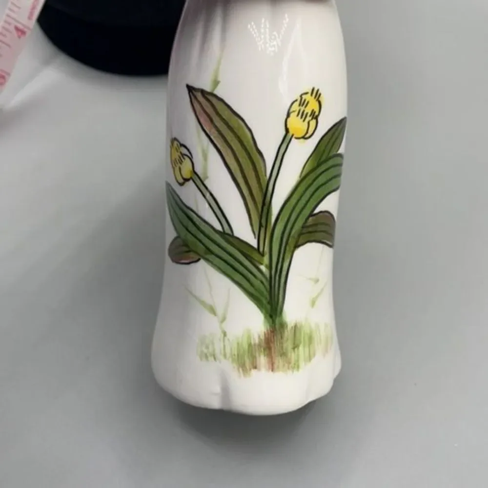 Vintage 1984 FTD 6:75” X3” wide yellow floral vase.
